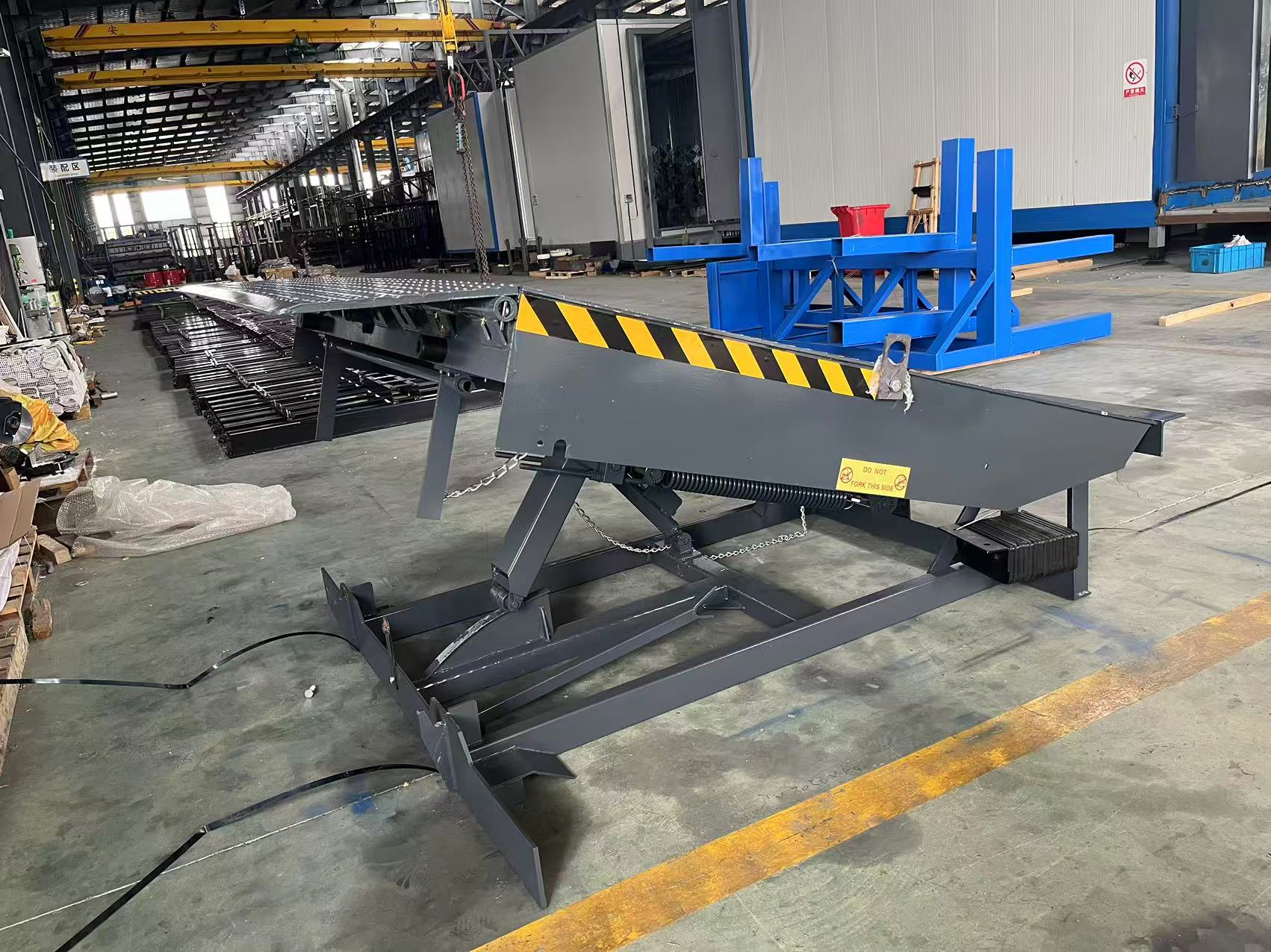 Loading Unloading Equipment Container Loading Dock Ramp Leveler Lift Table