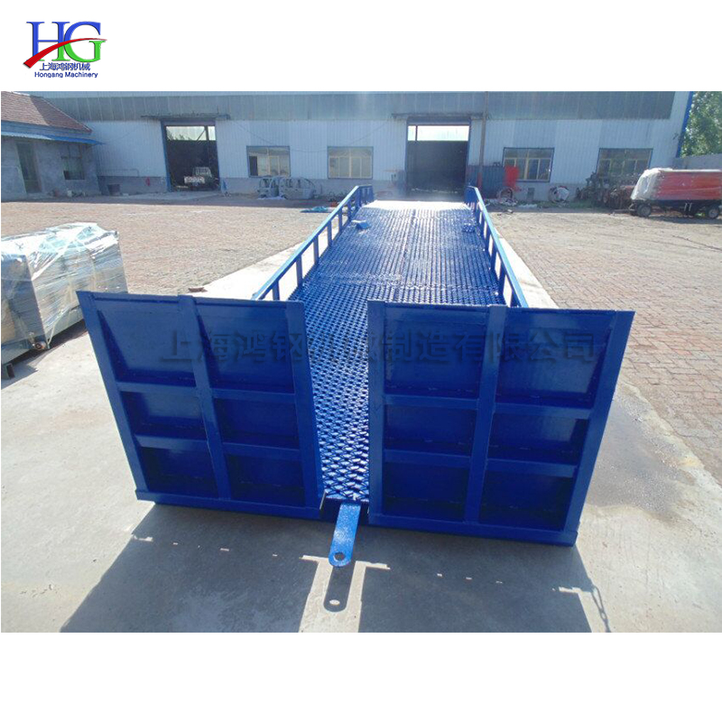 Mobile Docking Bridge Cargo Handling Auxiliary Equipment Loading Dock Ramps