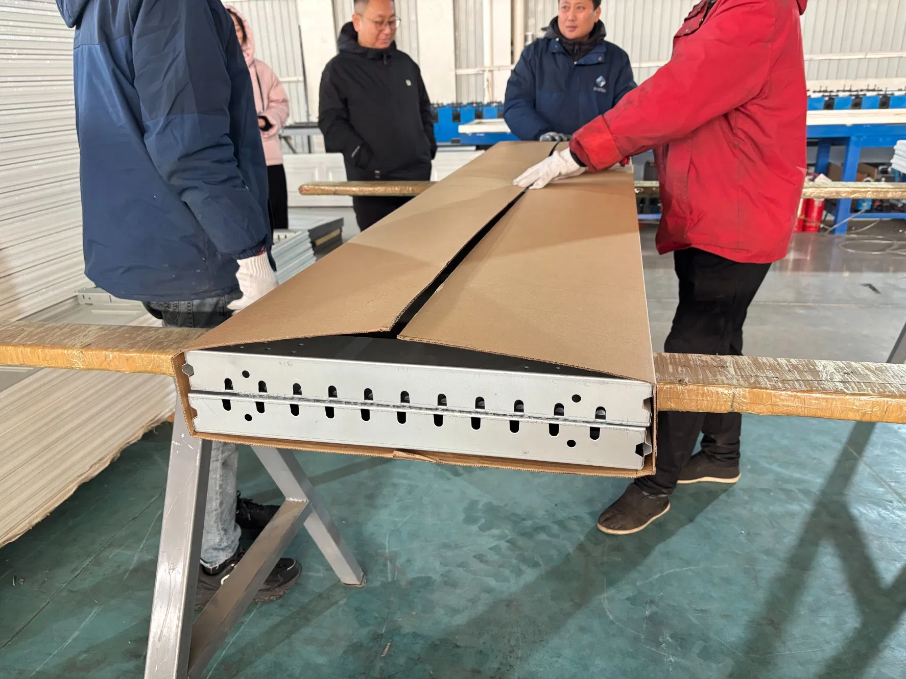 High Quality Modern Automatic Residential Sectional Garage Door with PU Foam Thermal Insulation and Remote Control System
