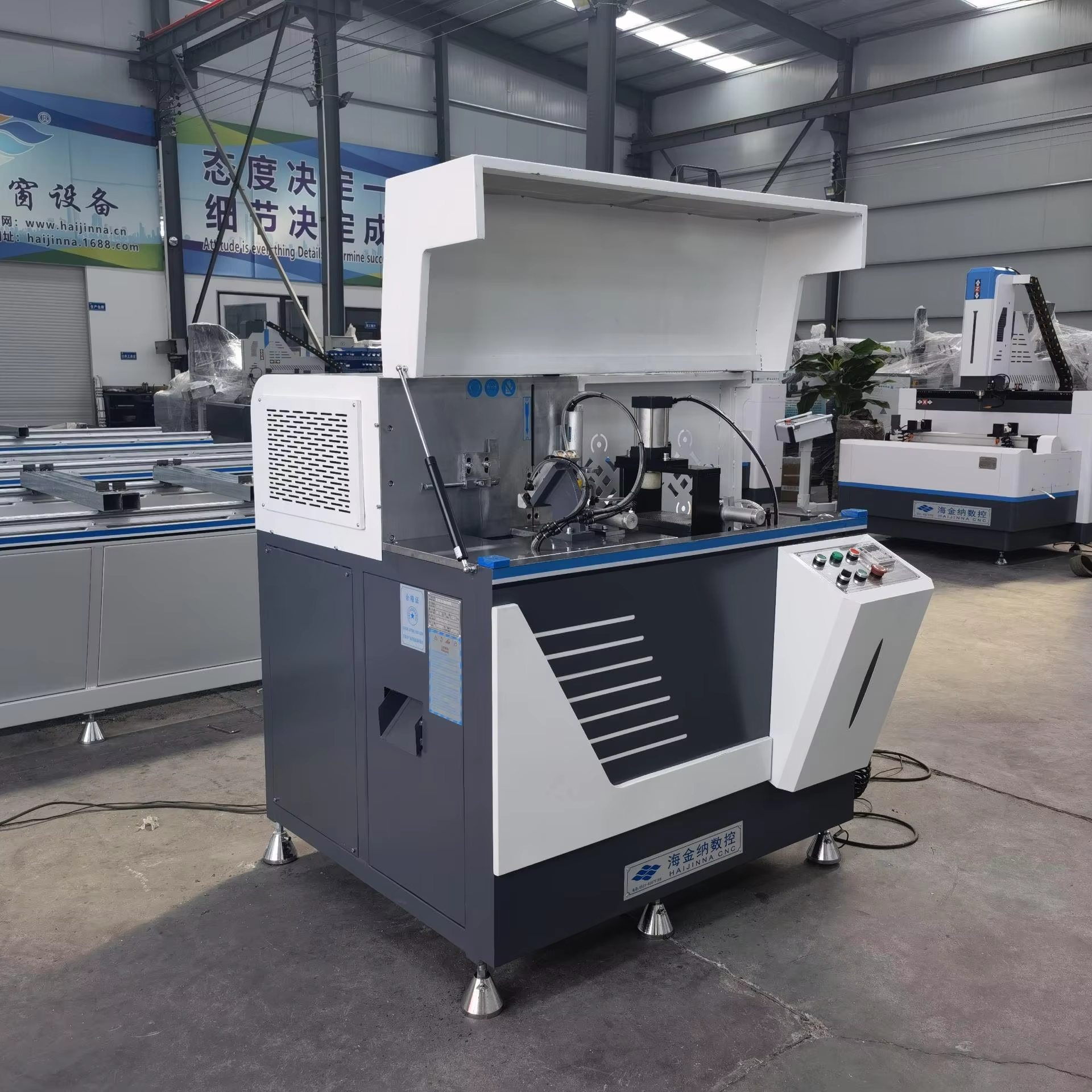 Hisena Aluminum Door Window Corner Cutting Machine With Motor Bearing Core Components 2.2KW 380V Easy To Operate