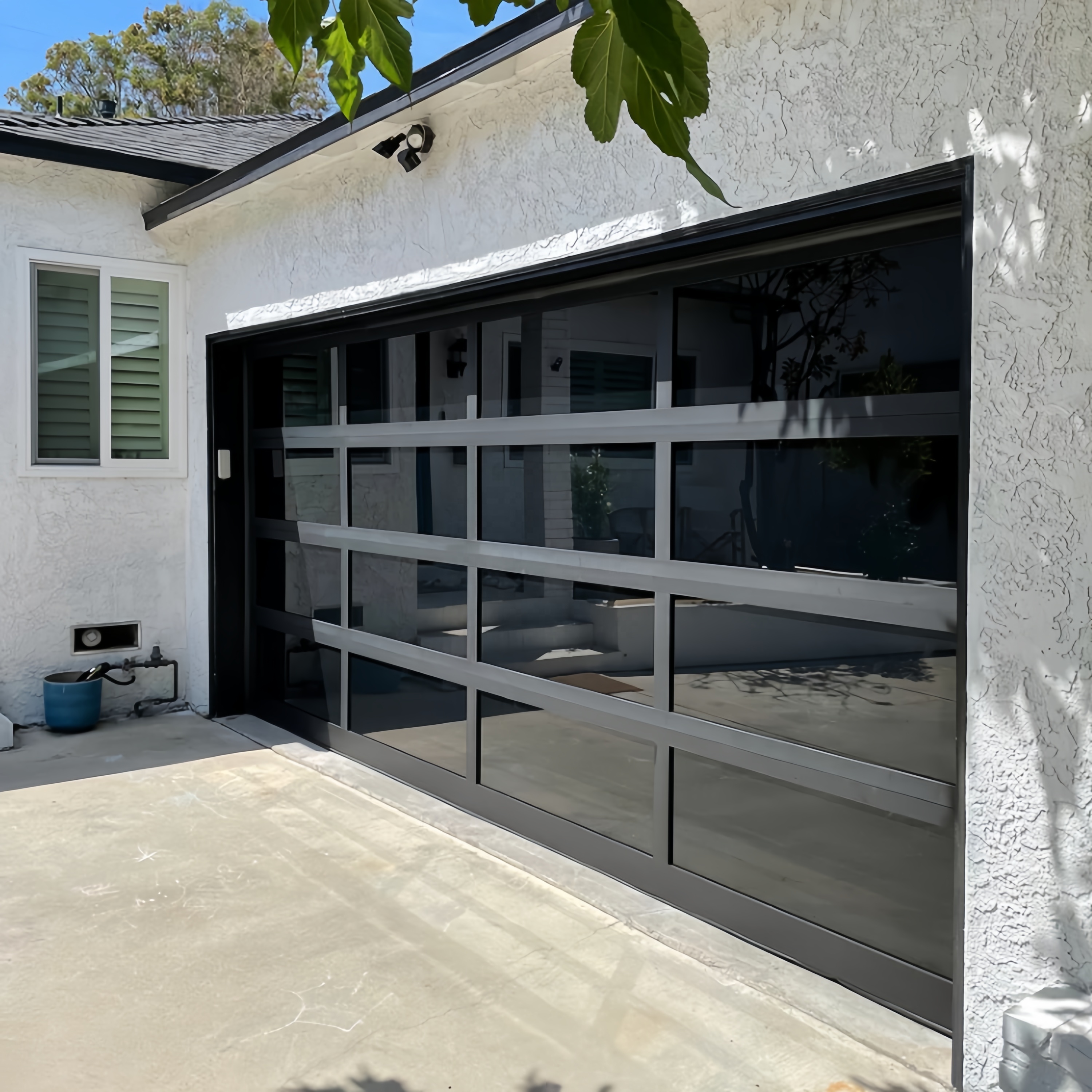 Customized Electric Modern clear Glass Garage Door with Motor Overhead Garage Door Aluminum Alloy Glass Garage Door for Sale