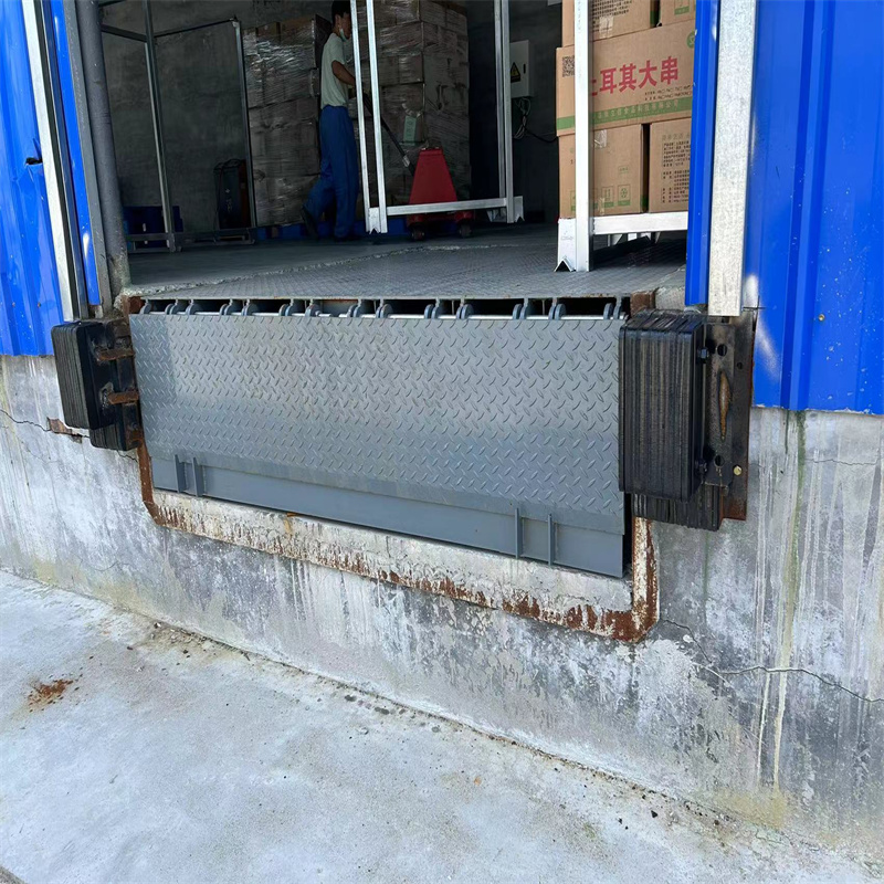 Mechanical Dock Leveler 8 Ton 10 Ton 12 Ton Loading Dock Ramp CE Certified Warehouse Logistics Industry
