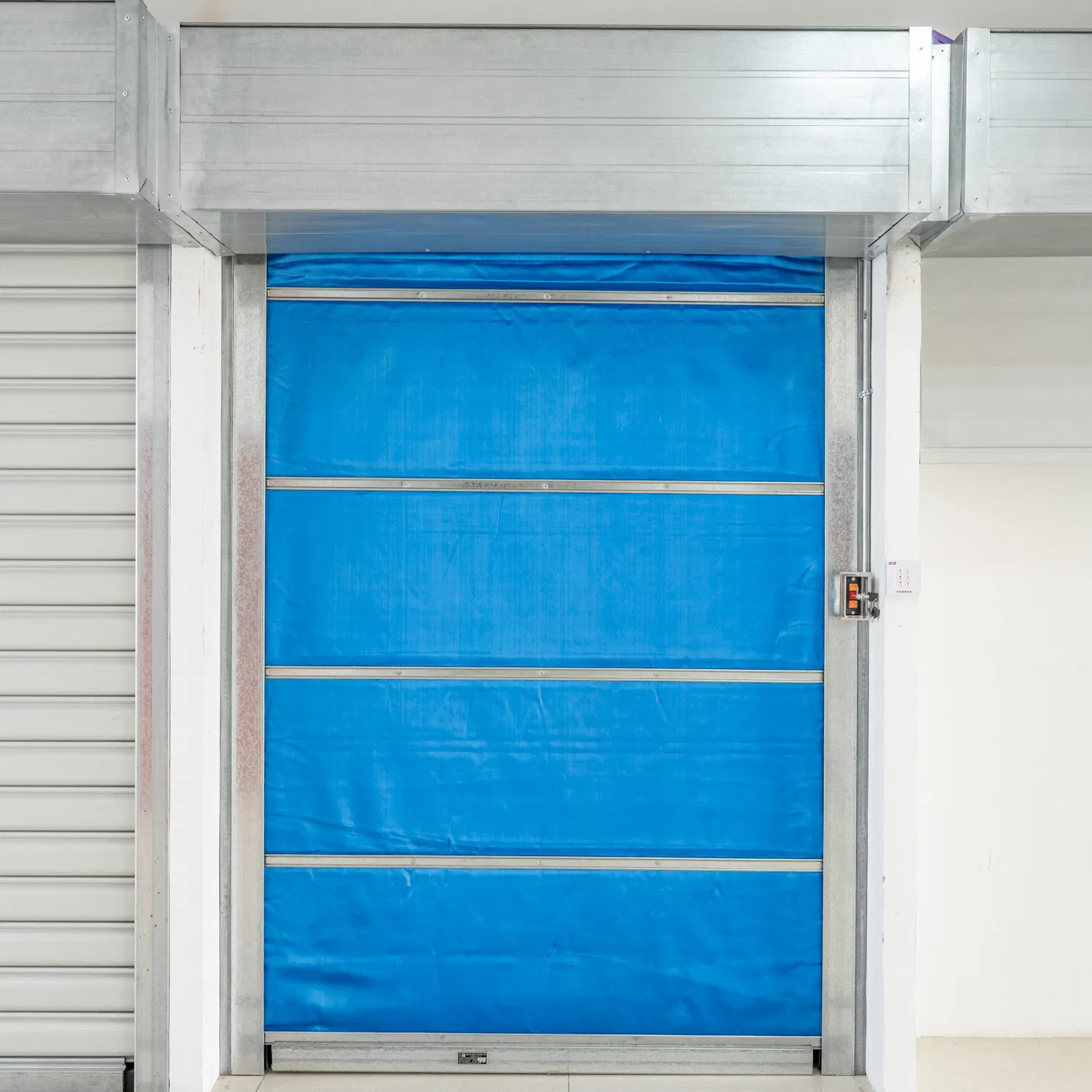 Consistent Quality Sturdy and Durable Special Rolling Doors for Security Isolation