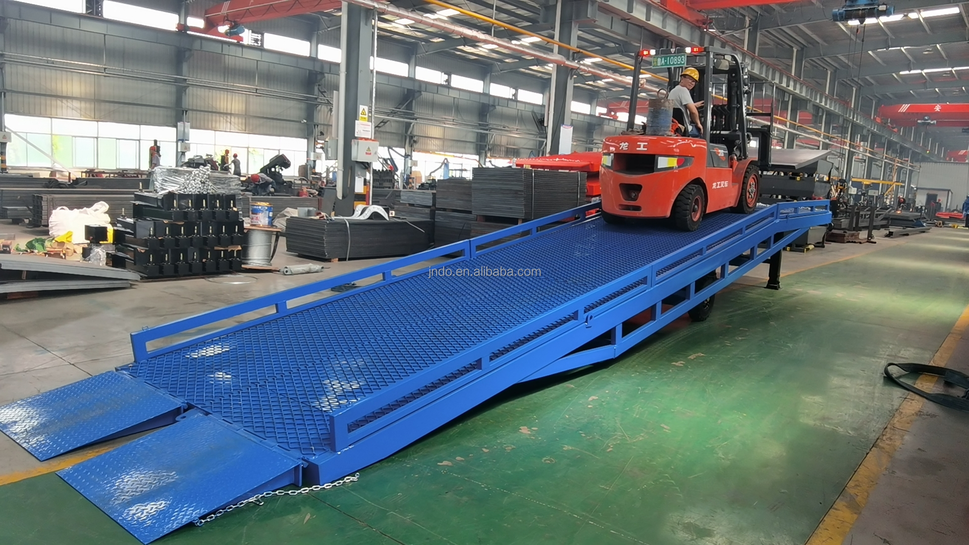 Hydraulic Ramp Detail