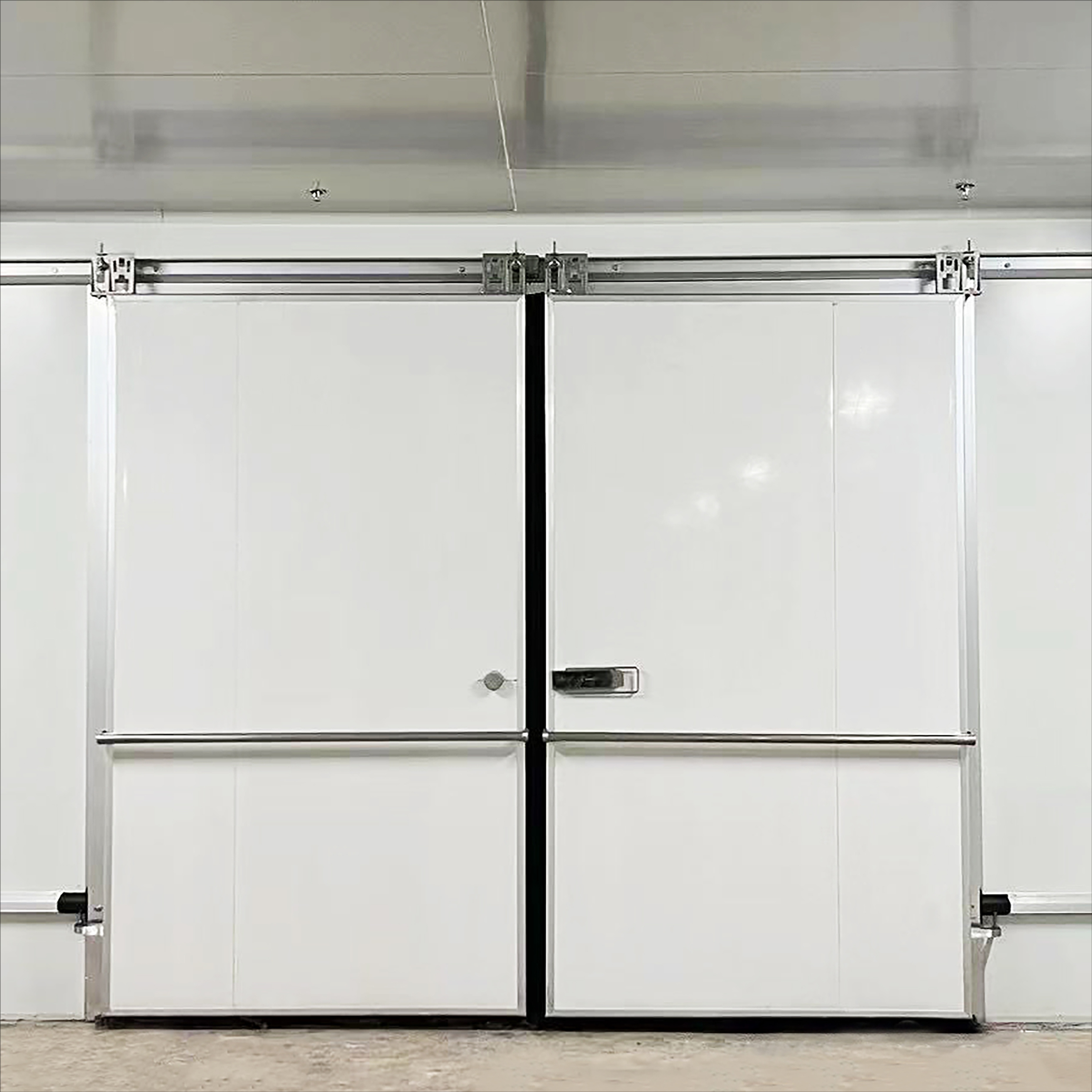 Stainless Steel Insulated Cold Room Door | Electric Sliding Door with Fire Prevention for Farmhouse Cold Storage &amp; Freezer Rooms