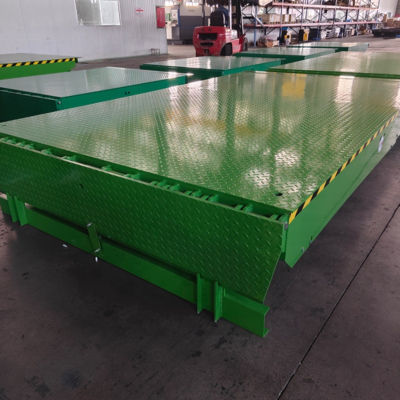 Portable Foldable Steel Loading Dock Platform with Adjustable Height for Van Truck &amp; Container Unloading