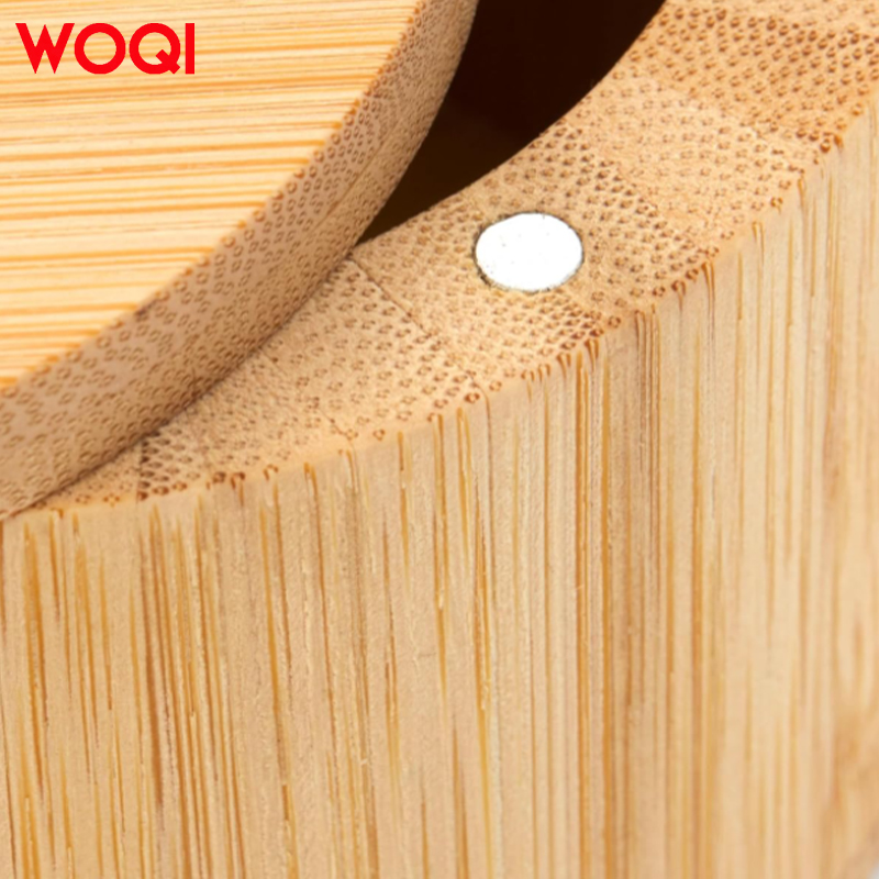 WOQI Custom Easy Maintenance Bamboo Salt shaker and Pepper Bowl Box Cellar With Magnetic Swivel Lid and Spoon