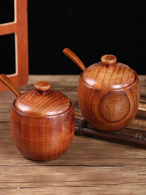 Natural House Bamboo Polished Luxury Seasoning Spice and Salt Box Cellar Salt Keeper with Removable Lid for Party Use