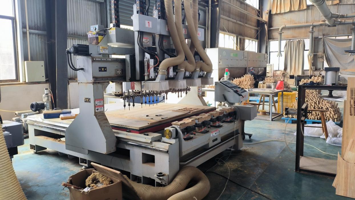 Automatic forming machine for high-volume bamboo kitchenware production