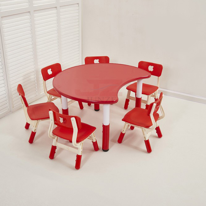 China Kids Learning Desk Nursery School Table and Chair Kindergarten Furniture