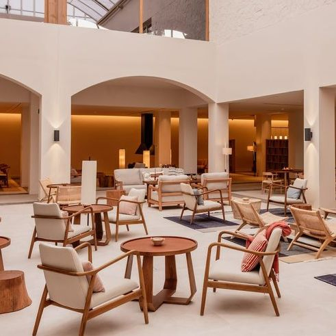 Contemporary Minimalist Hotel Dining Furniture for Global Markets