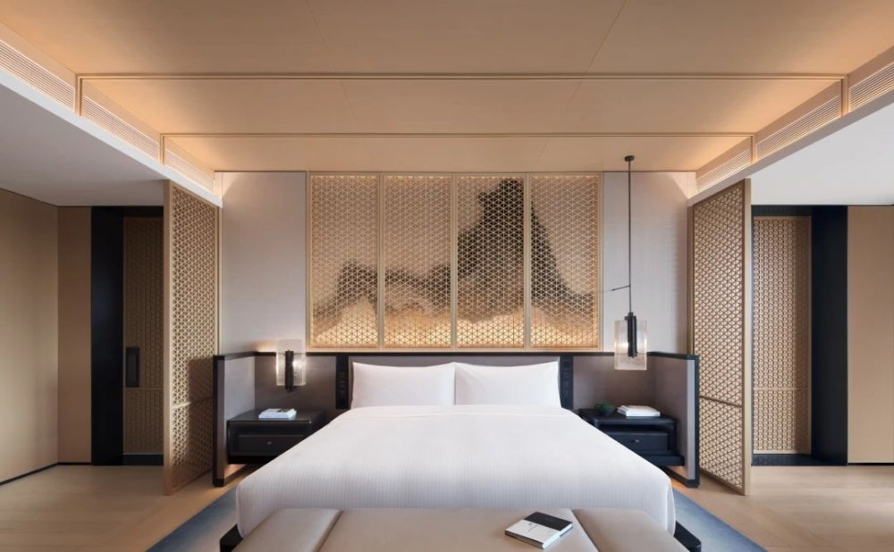 High Quality Solutions Custom Design and Solid Wood Manufacturing Hotel Bedroom Furniture