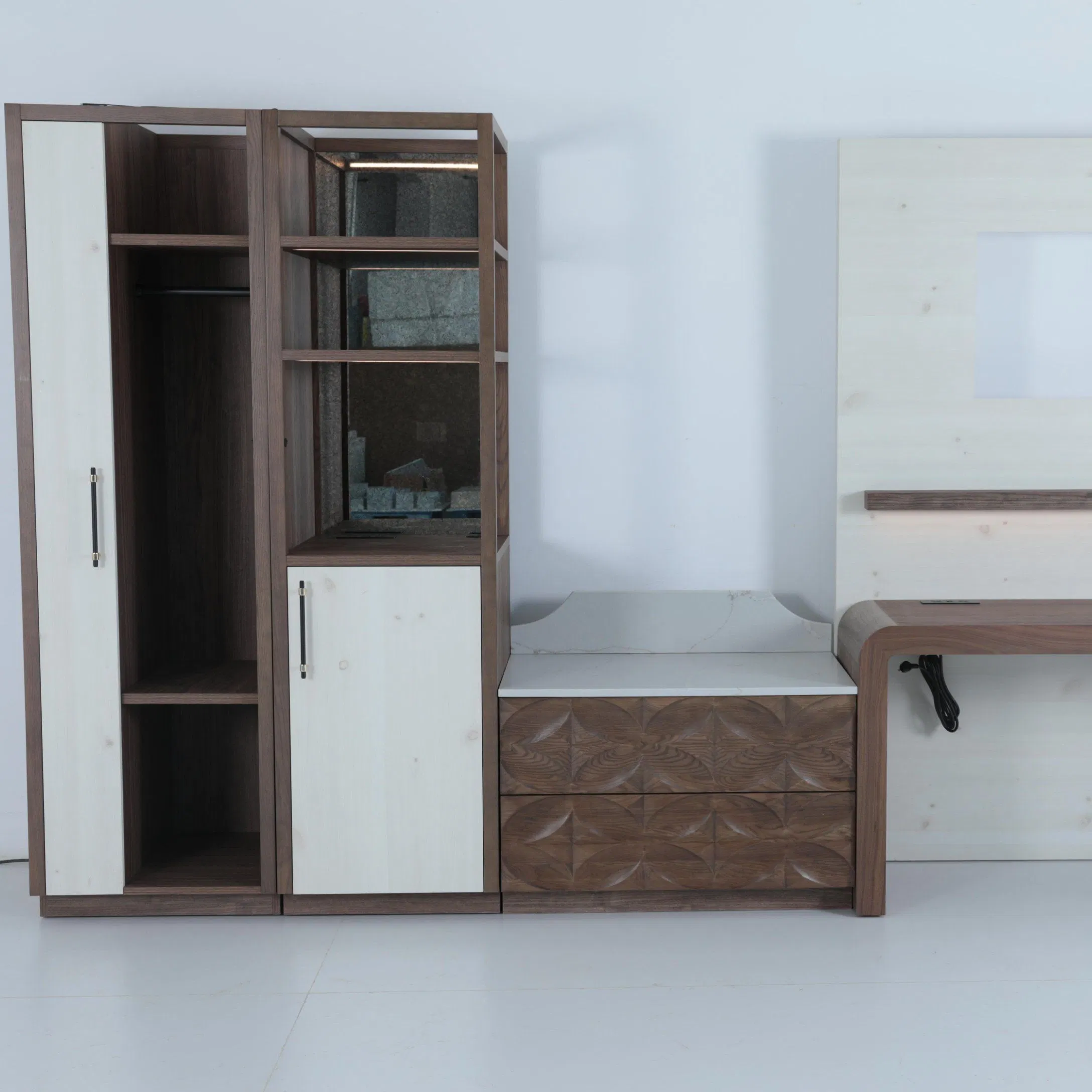 Luxury Customized Wood Veneer Hotel Bedroom Furniture for 5-Star Hotel &amp; Resort
