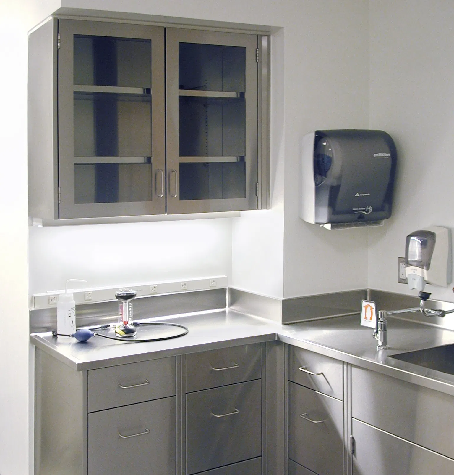 Food Pharma Industrial Chem Laboratories Furniture Prices Bacteria Proof Clean Room 304ss Stainless Steel Lab Furniture