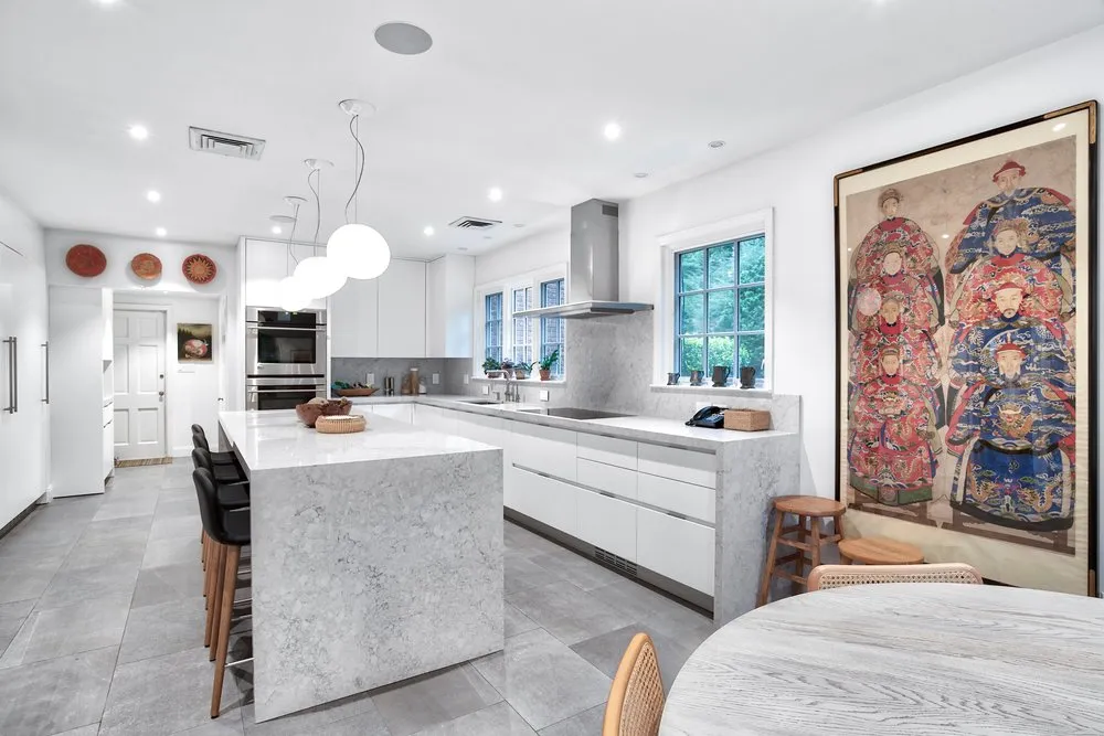 White Lacquer Kitchen