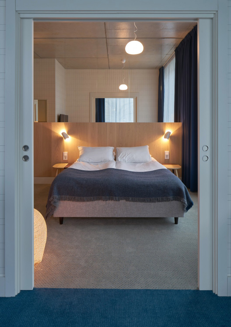 Contemporary Luxury Hotel &amp; Apartment Furniture Set Modern Wood Panel Smart Beds for Bedroom Usmodernewooddroom Collection