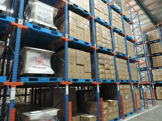 Estantería de palets de alta resistencia con acceso directo al pasillo