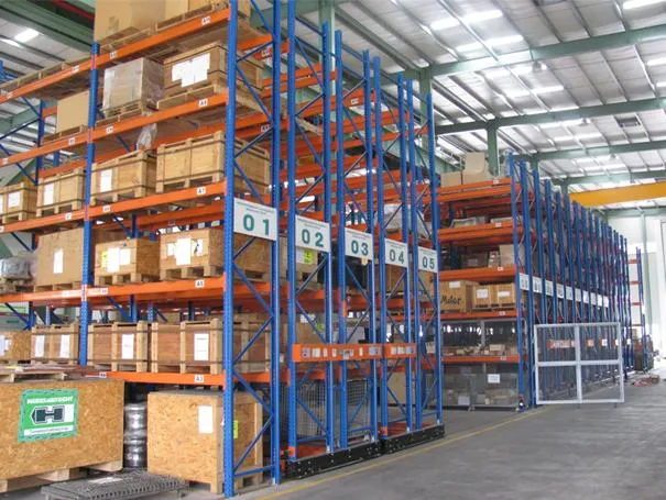 Fabricación de estanterías móviles de alta densidad