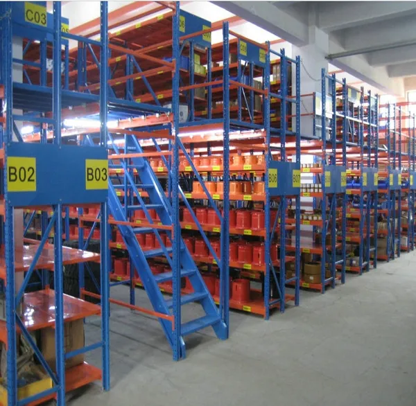 Sistema de estanterías de mezzanine de alta resistencia con escalera, solución de almacenamiento industrial para carga y almacenamiento