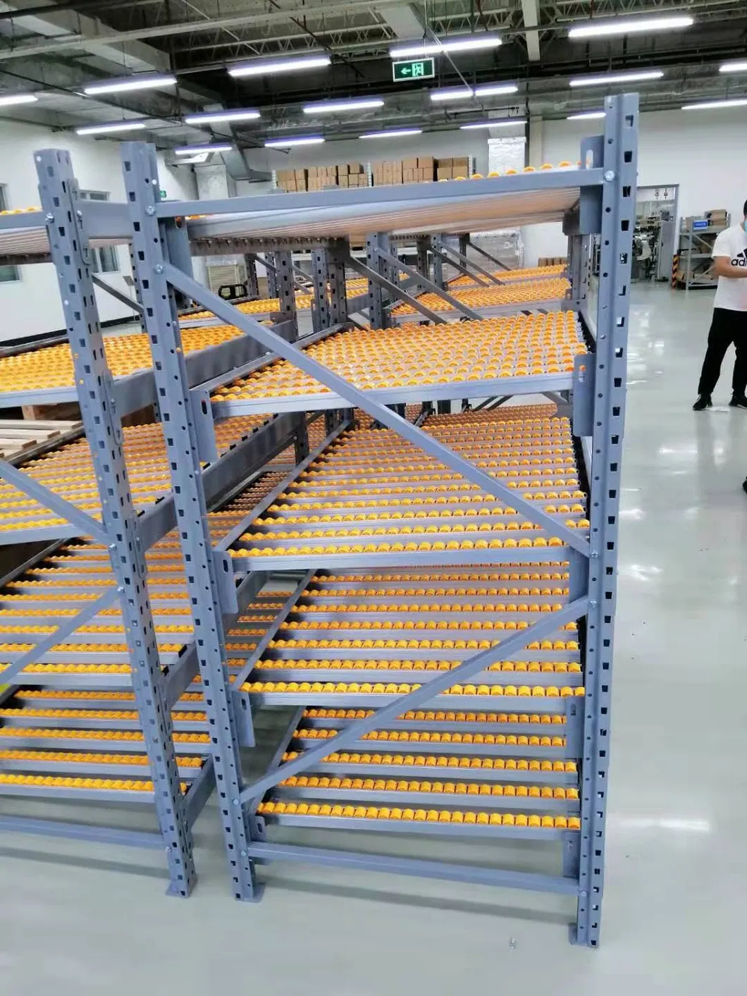 Estante de rodillos de gravedad para cajas de almacenamiento en almacén de mediana resistencia