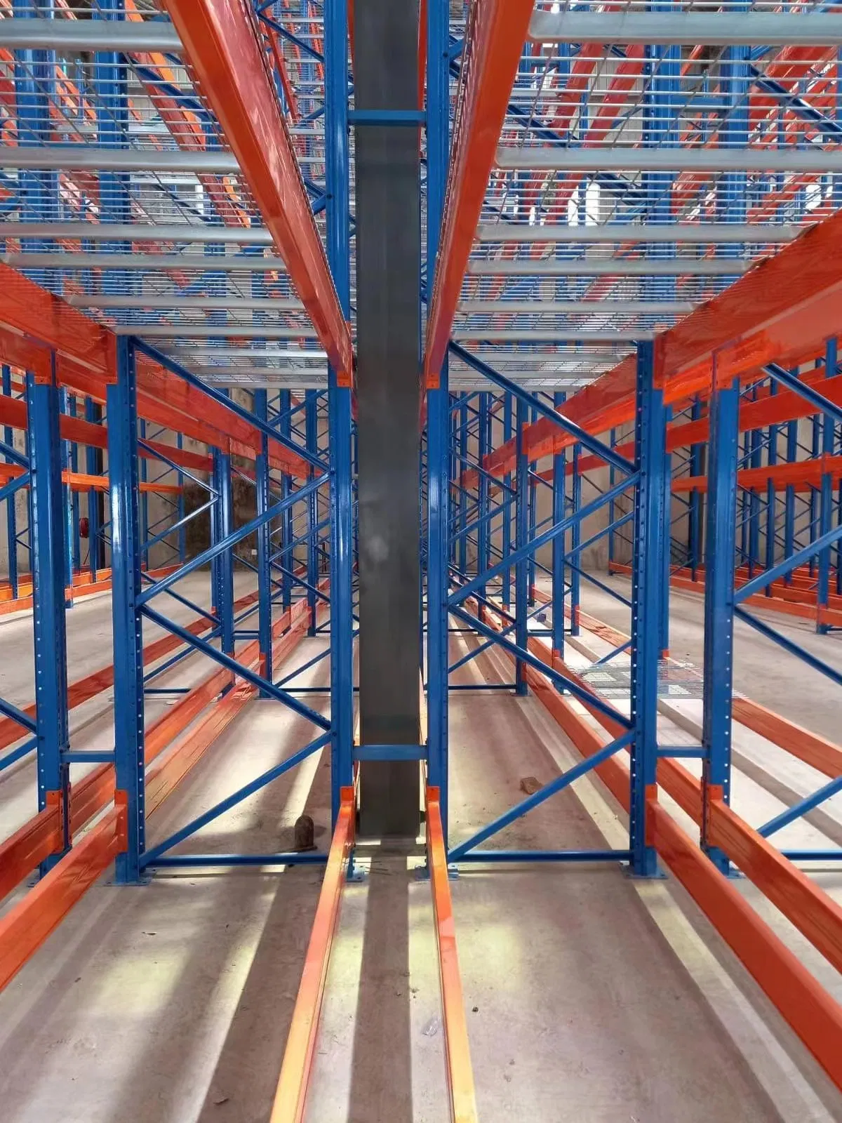 Proveedor chino fabrica estanterías de almacenamiento de alta resistencia, estanterías de empuje hacia atrás para palets, estanterías de almacenamiento en almacenes, estanterías metálicas para palets