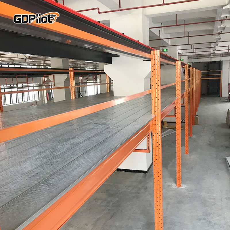 Sistema de estanterías de entrepiso duradero para una mejor exhibición de productos