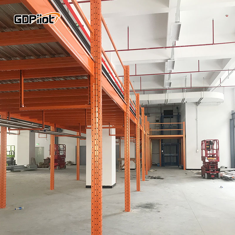 Sistema de estanterías de entrepiso duradero para una mejor exhibición de productos