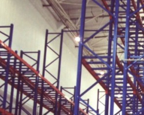 Fabricación de estanterías móviles de alta densidad