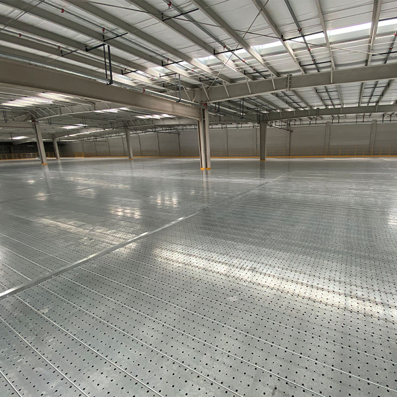 Sistema de estanterías de metal ajustable