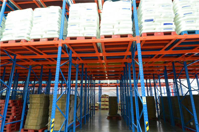 Sistema de estanterías Premium Push Back para una organización eficiente del almacén