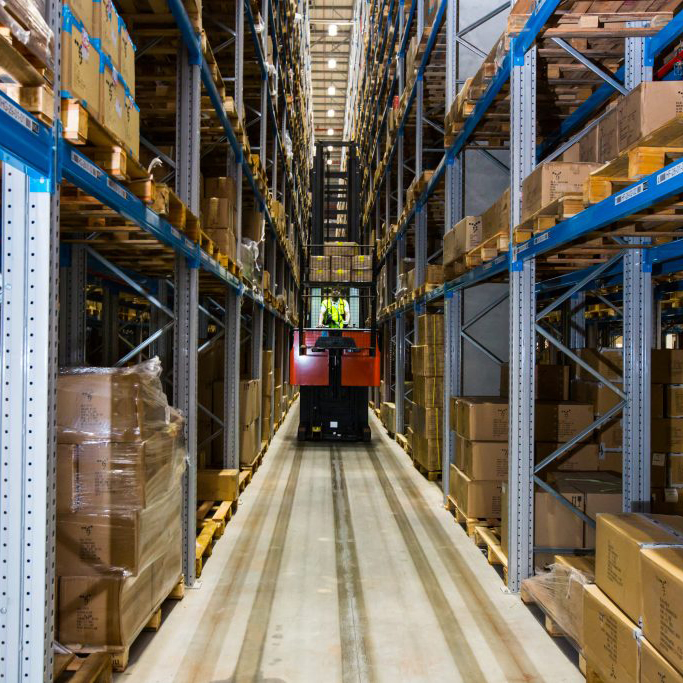 Estantería de Paletas de Alta Capacidad para Pasillos Muy Estrechos Almacenamiento de Almacén Estantería VNA