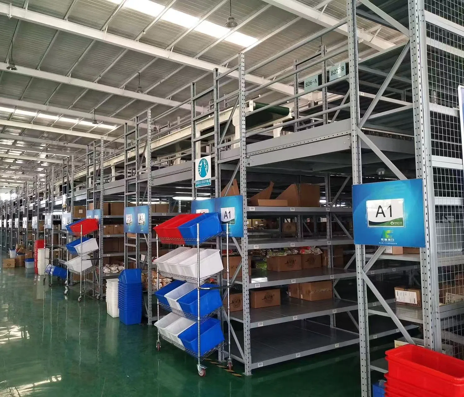 Sistema de estanterías de mezzanine de acero de almacenamiento industrial prefabricado 2-5 capas de alta resistencia