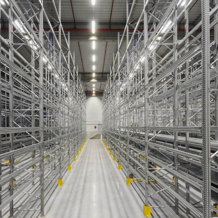 ISO9001/CE/Rmi/SGS Estantería Selectiva Vna de Pasillo Estrecho de Alta Bahía con Precio de Fábrica