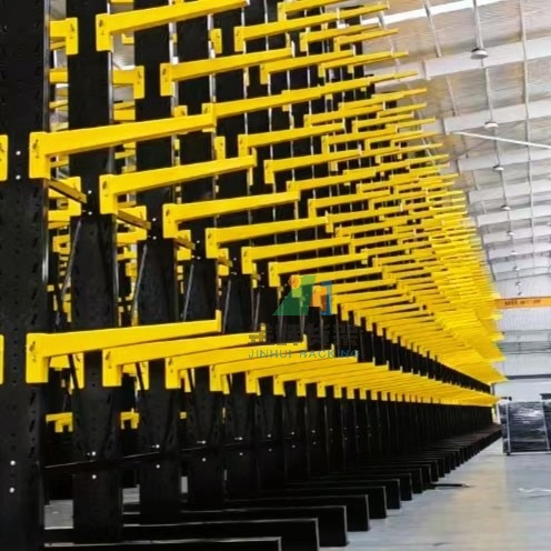 Estantes de acero cantilever de alta resistencia en amarillo y negro