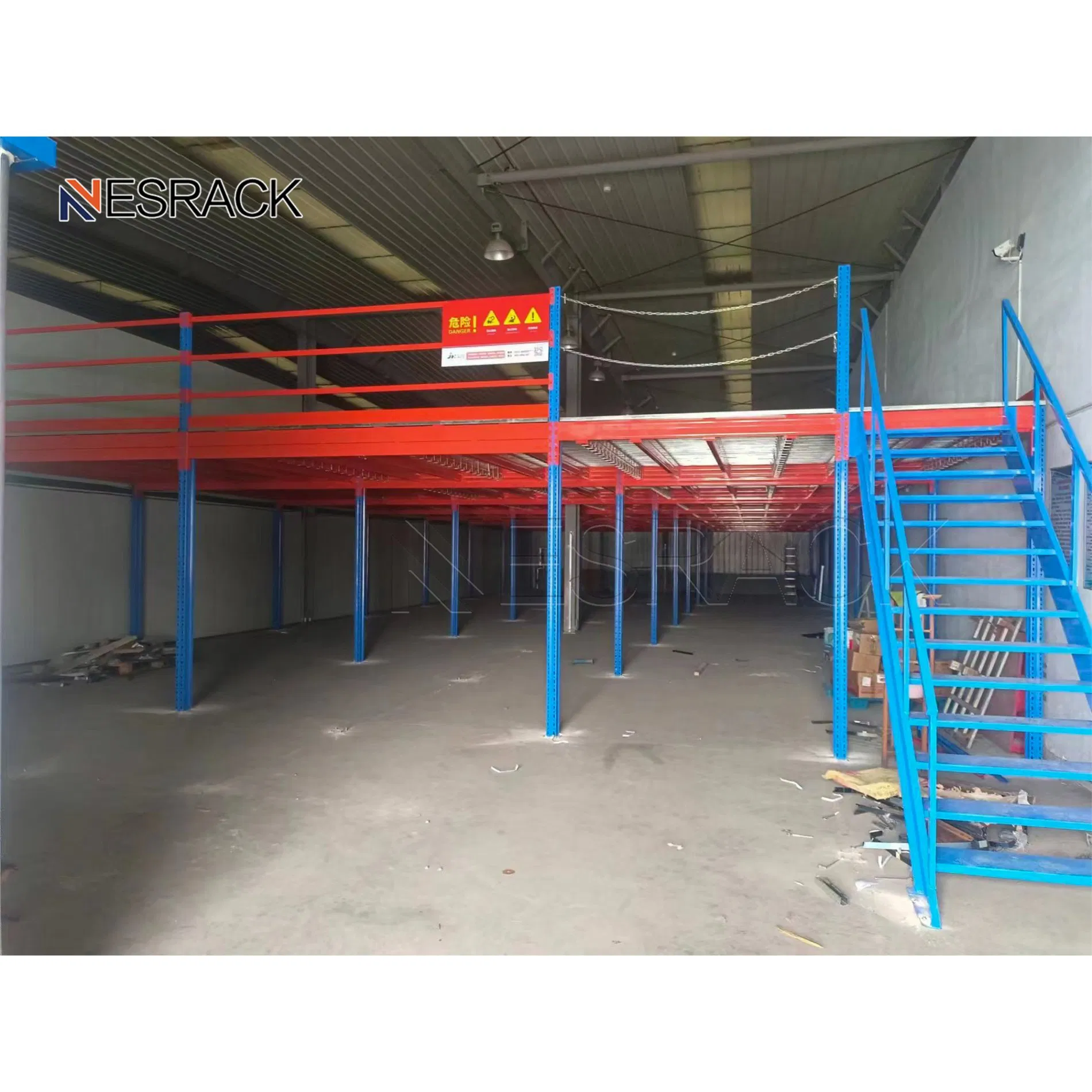 Sistema de estanterías de mezzanine para almacenamiento en almacenes