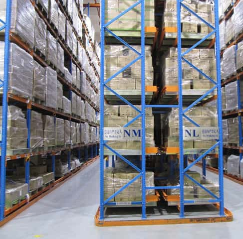 Estantes de almacenamiento industrial de alta eficiencia que proporcionan acceso directo a mercancías paletizadas