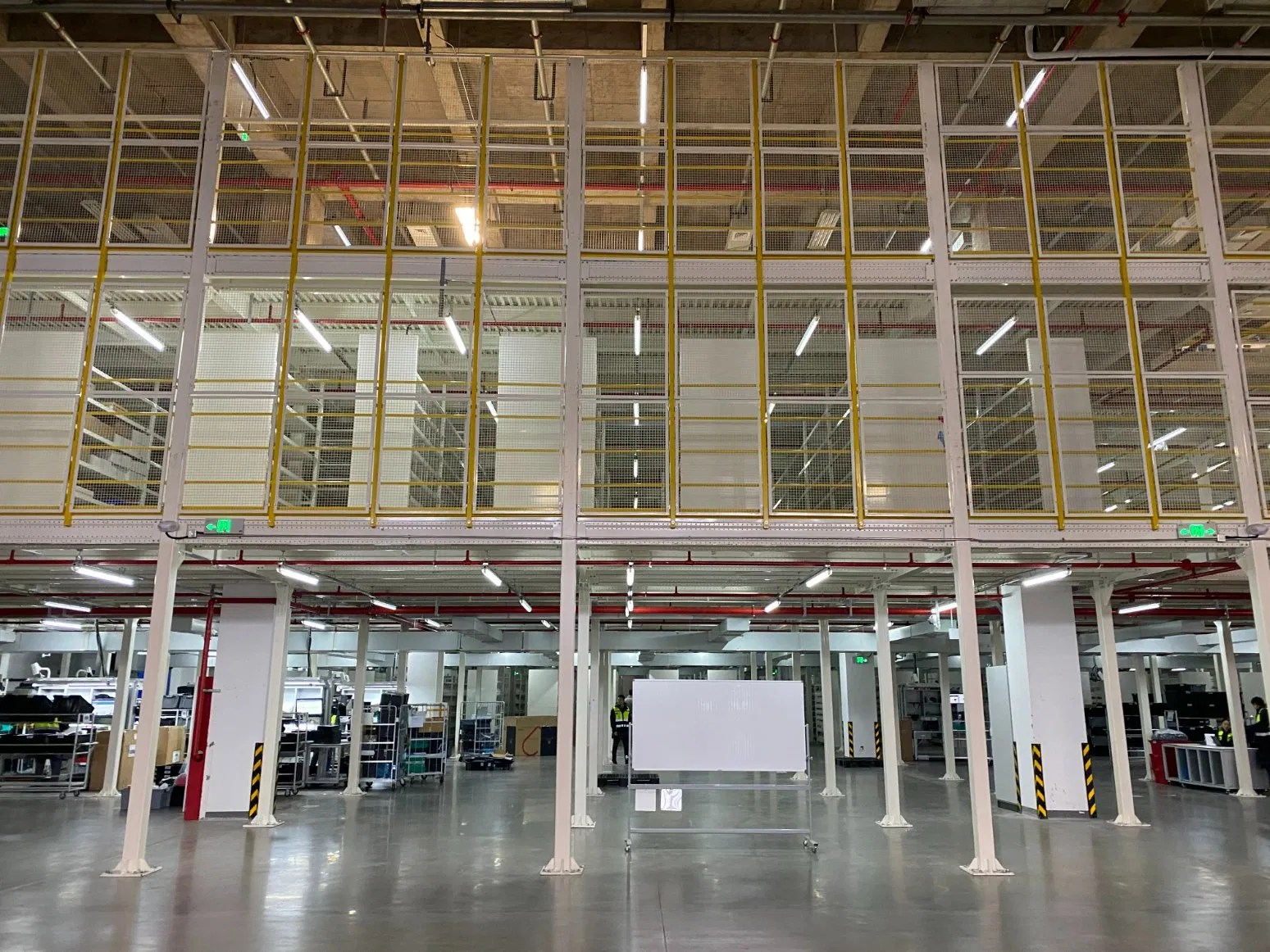 Estante de plataforma loft de acero de alta resistencia para almacenamiento en almacén, estantería de ático, sistema de estantes de piso de entrepiso