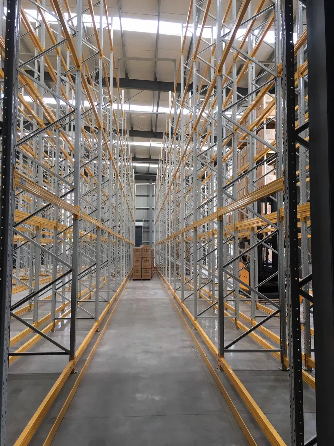 Venta directa de fábrica Jinhui estanterías de pasillo estrecho estanterías de carga pesada estanterías VNA estantería de metal de acero almacenamiento