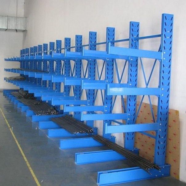 Unidad de estantería cantilever ajustable para almacenamiento industrial de tubos, caños y perfiles con acabado duradero en polvo