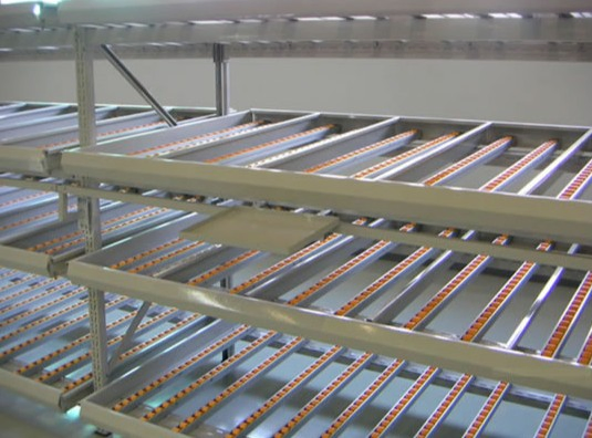 Rodillo especial de herramientas para estanterías de flujo para tomar y devolver herramientas