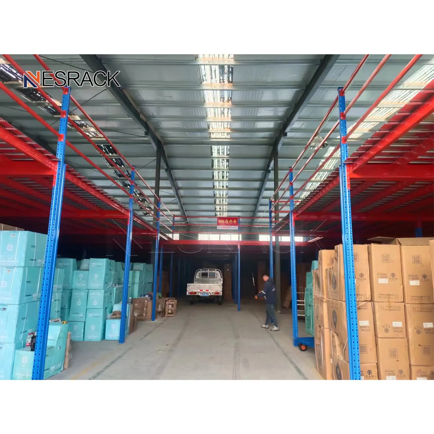 Sistema de estanterías de mezzanine para almacenamiento en almacenes