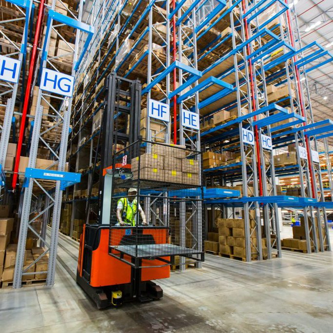 Estantería de Paletas de Alta Capacidad para Pasillos Muy Estrechos Almacenamiento de Almacén Estantería VNA
