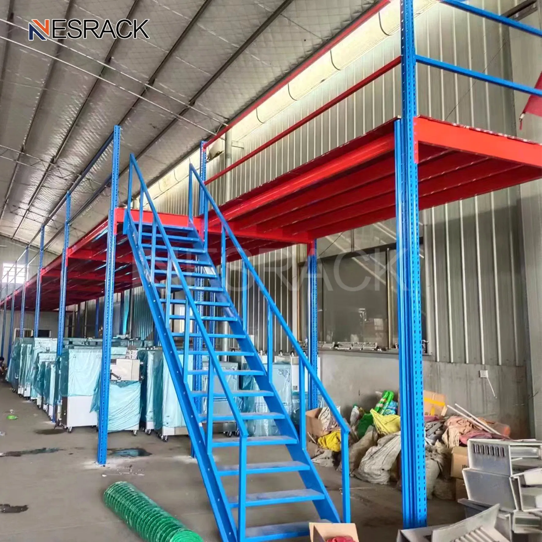 Sistema de estanterías de mezzanine para almacenamiento en almacenes