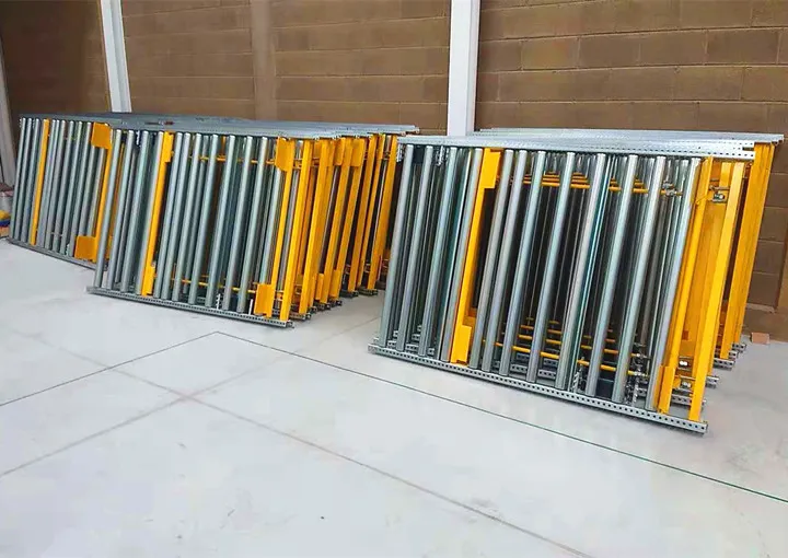 Estante de almacenamiento en vivo de acero con flujo de gravedad dinámico para palets en el almacén
