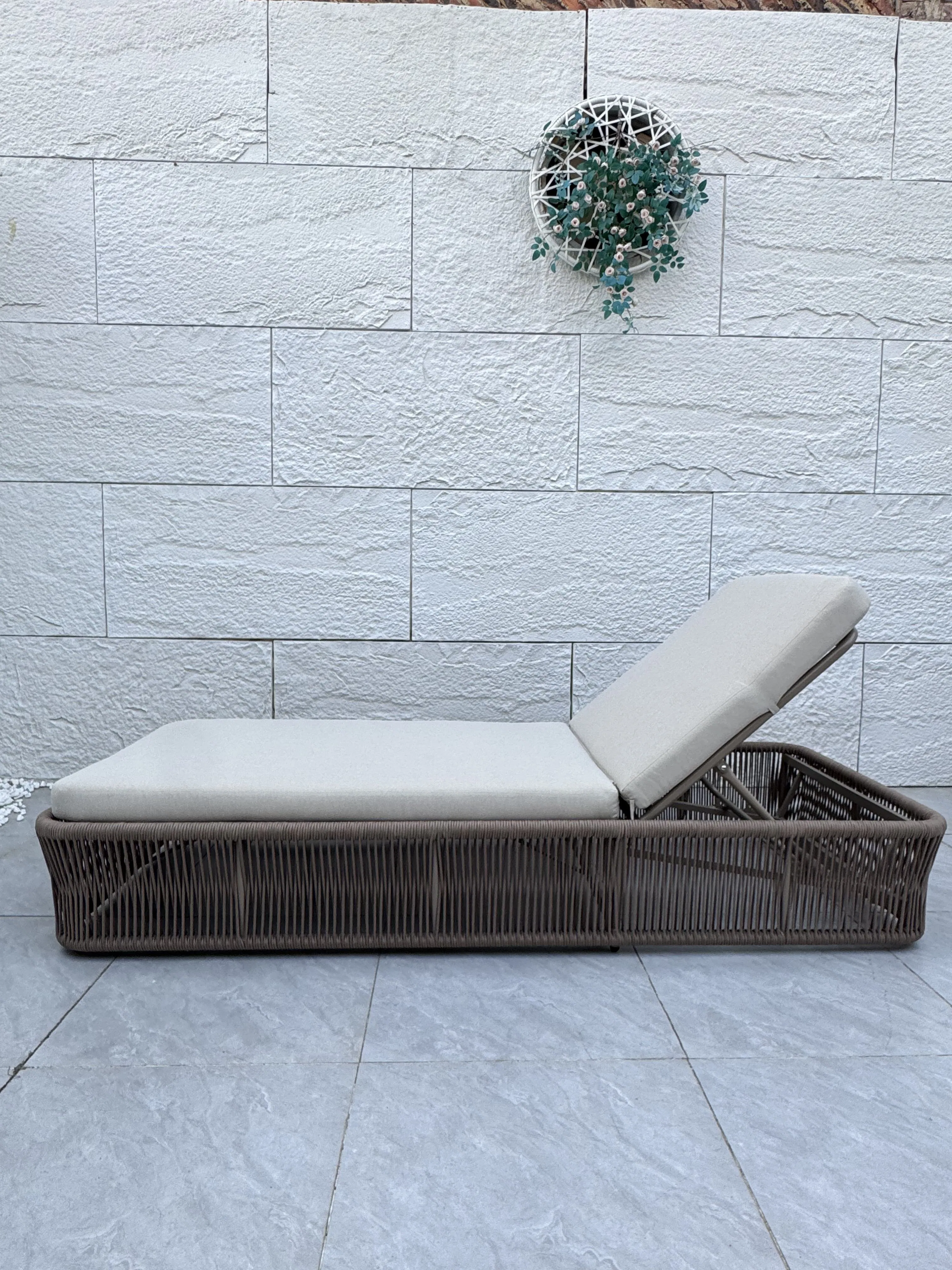 Luxury Modern Outdoor Aluminum Garden Sun Chaise Chair Outdoors Beach Lounge Chair Swimming Pool Sofa Set Foshan
