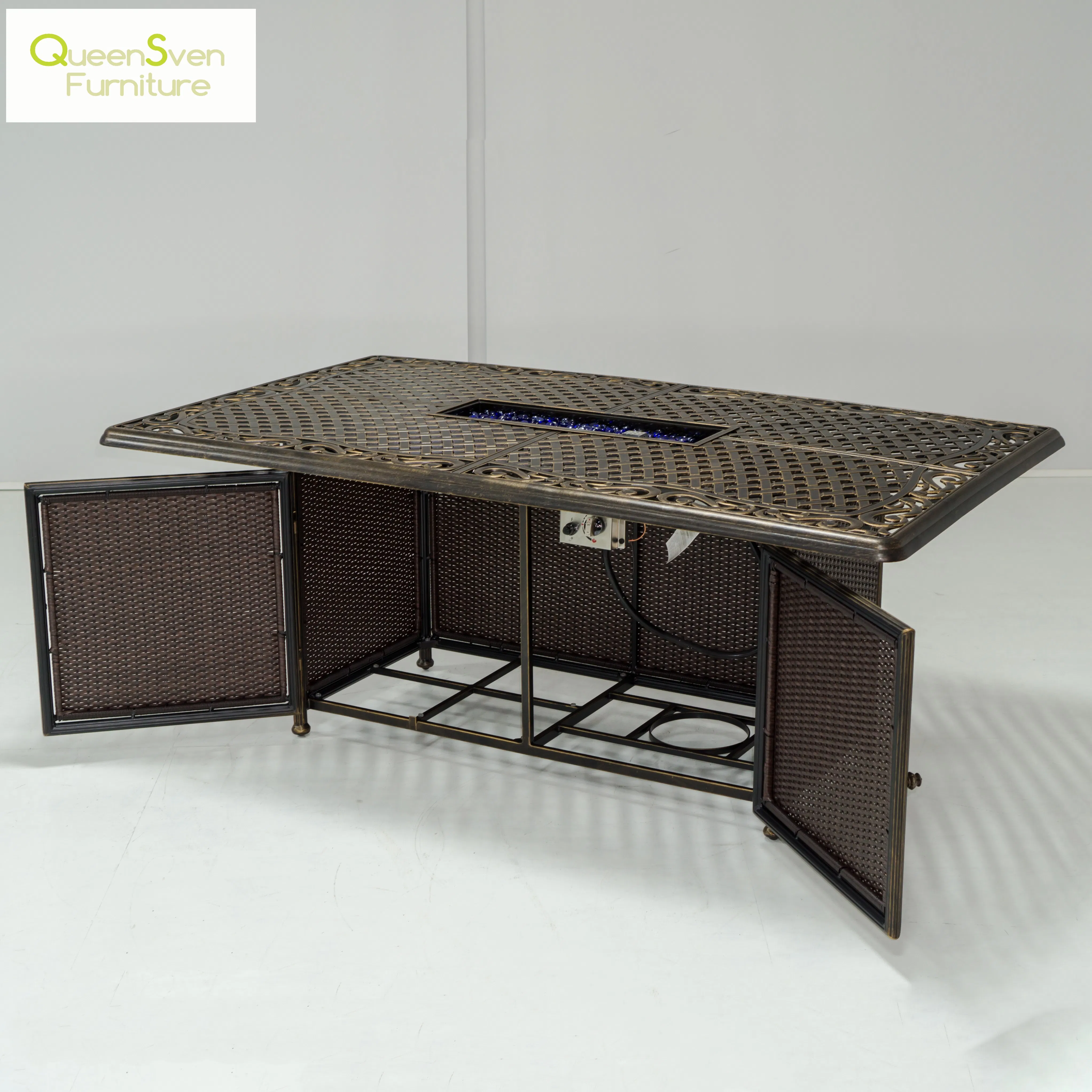 Cast Aluminium Outdoor Dining Table Featuring Built-in Fire Pit