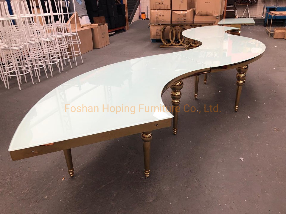 Latest China Manufacturer Dreamlike Gold Metal Frame Glass Wedding Dining Table for Events