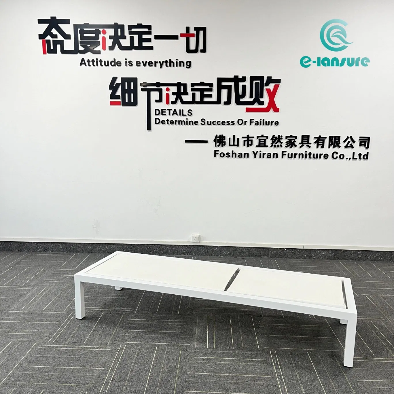 Minimalist Factory Wholesale Outdoor Furniture Durabel Aluminum Frame Sun Lounger Waterproof Textilene Fabric Chaise Lounge Chair for Poolside