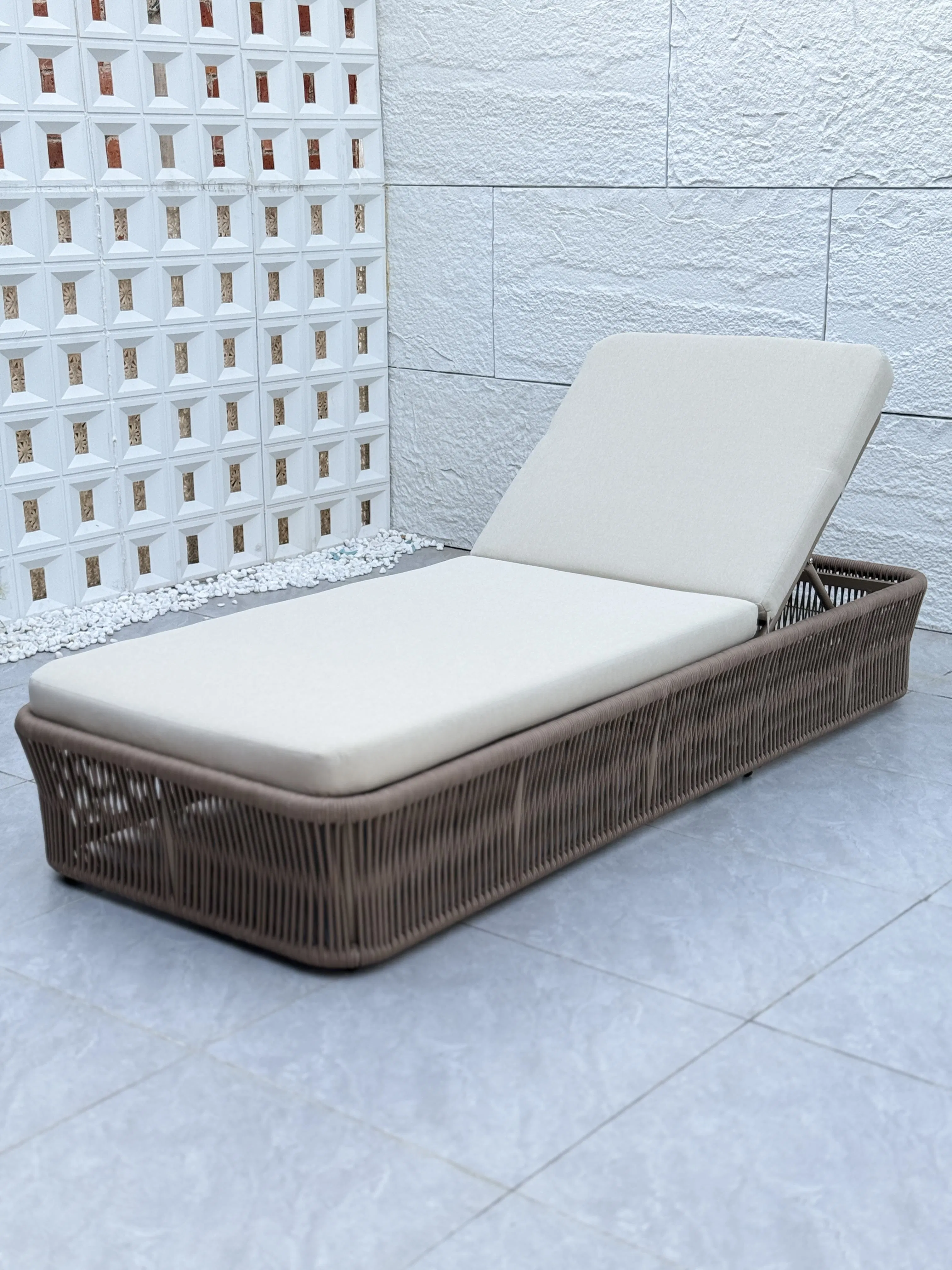 Luxury Modern Outdoor Aluminum Garden Sun Chaise Chair Outdoors Beach Lounge Chair Swimming Pool Sofa Set Foshan