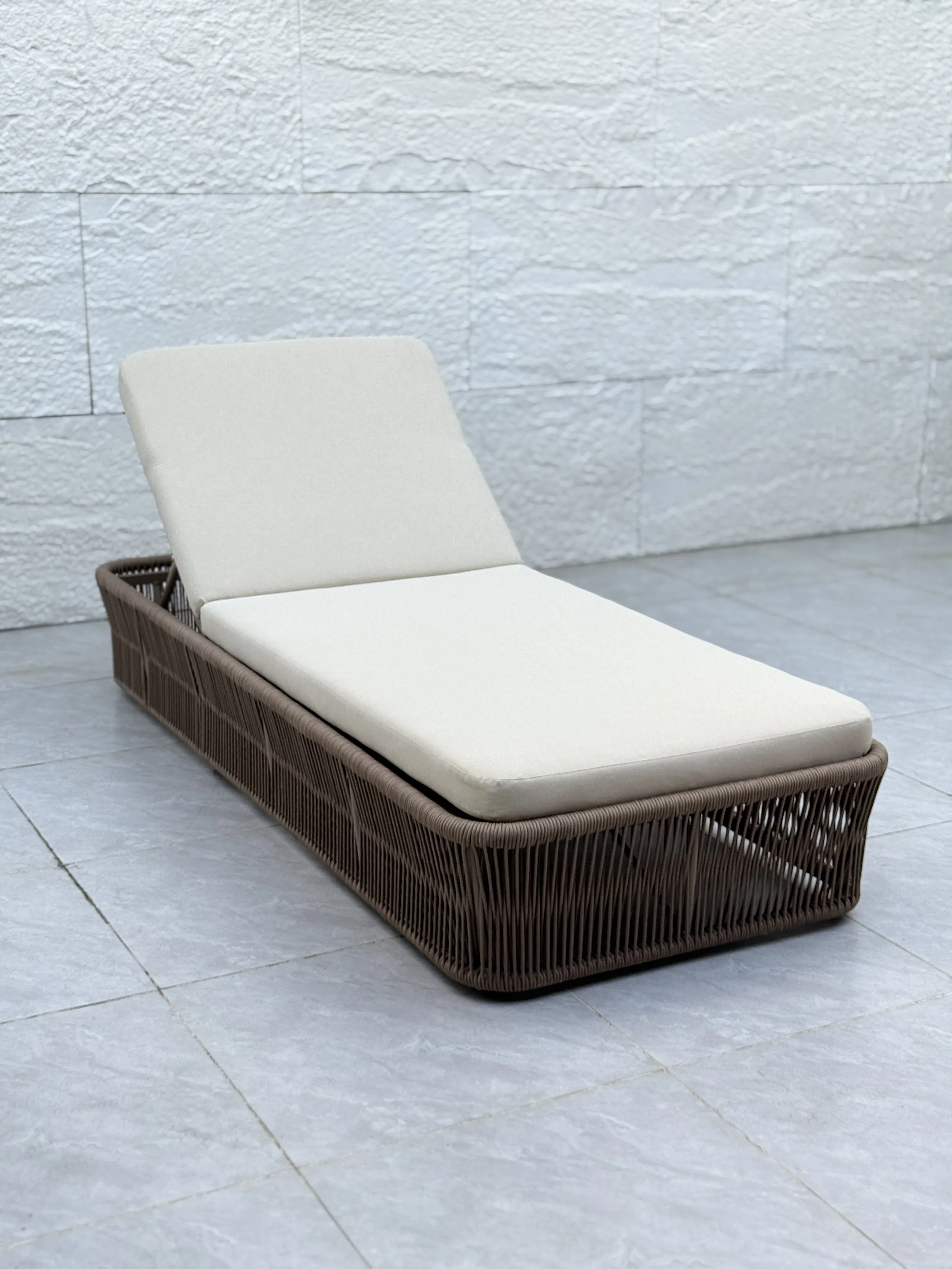 Luxury Modern Outdoor Aluminum Garden Sun Chaise Chair Outdoors Beach Lounge Chair Swimming Pool Sofa Set Foshan